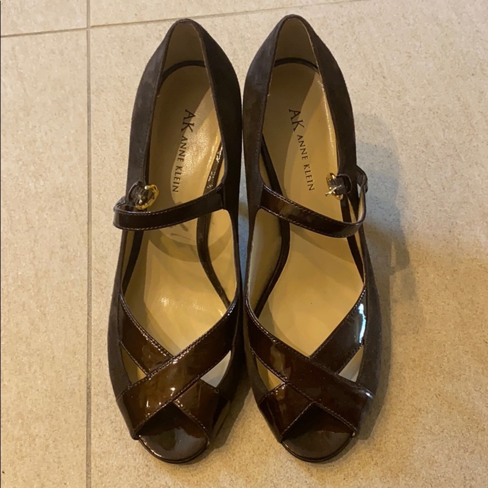 Anne Klein Brown Heels